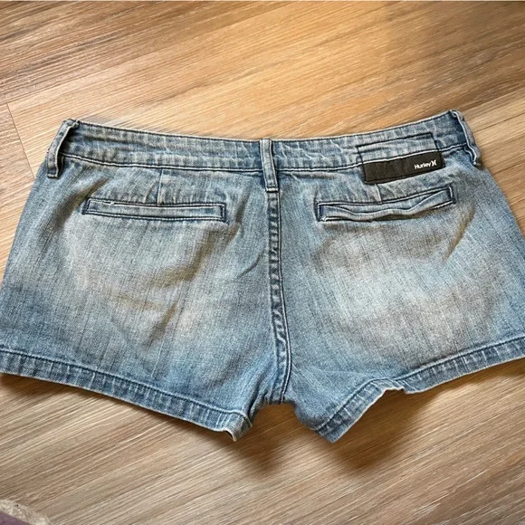 Hurley ’99 Low Rider Low Rise Jean Shorts Junior 7 Y2K - Picture 2 of 8